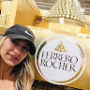 Meet your Posher, Sandra